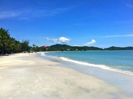 Hotel Adya Express Chenang Pantai Cenang  Esterno foto