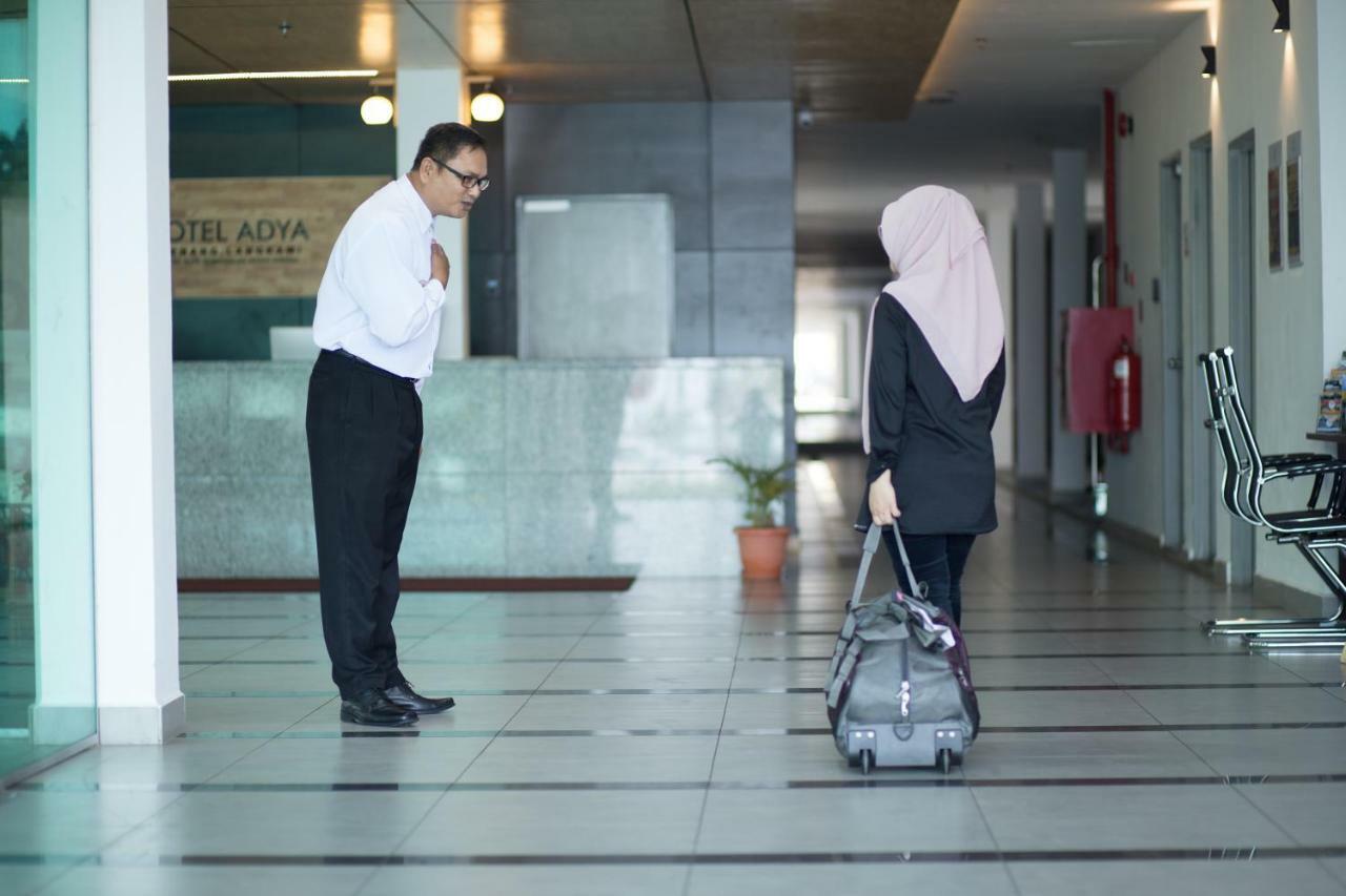 Hotel Adya Express Chenang Pantai Cenang  Esterno foto